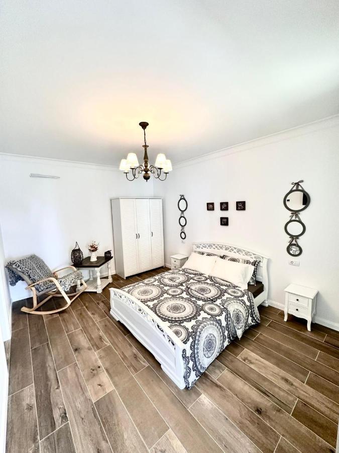 Alma Rezidence Bed and Breakfast Turda Exteriör bild
