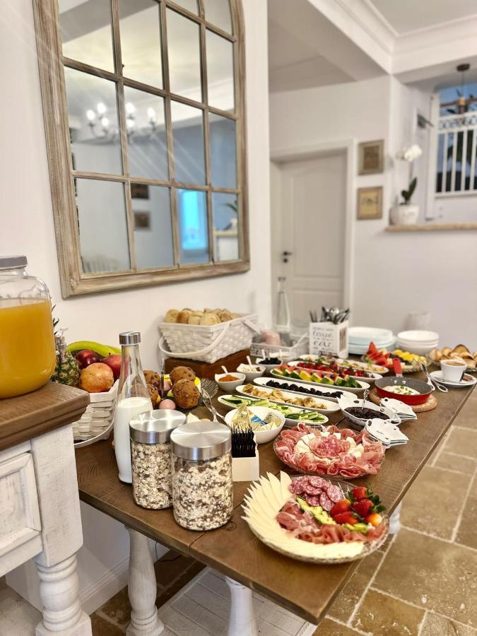 Alma Rezidence Bed and Breakfast Turda Exteriör bild